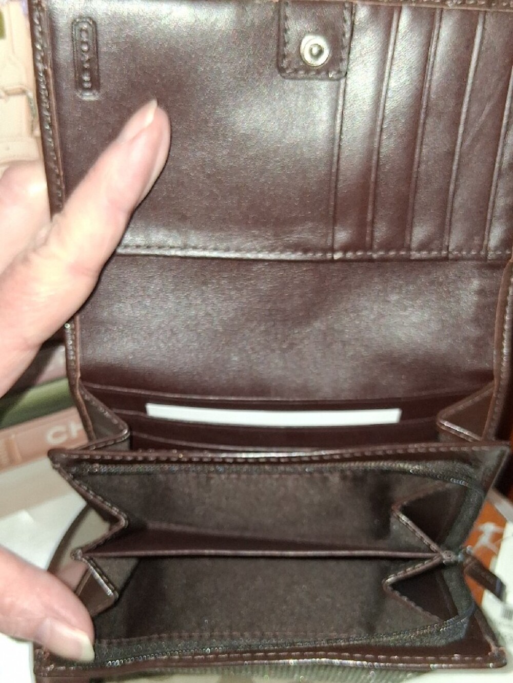 Coach Signature Soho VINTAGE Y2K Wallet in Brown and Tan NWT With Dust Bag - Picture 6 of 8
